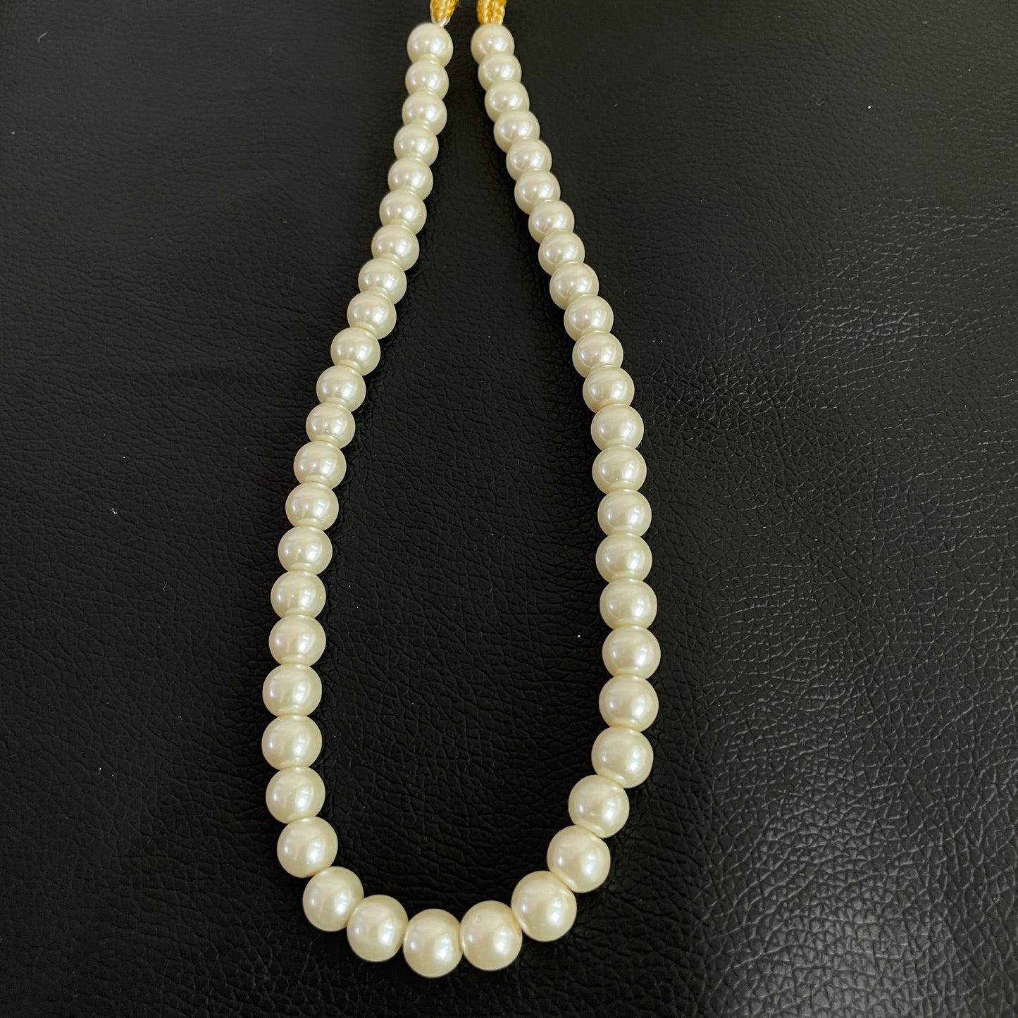 Round Mother Of Pearl Necklace (Lab-Created)