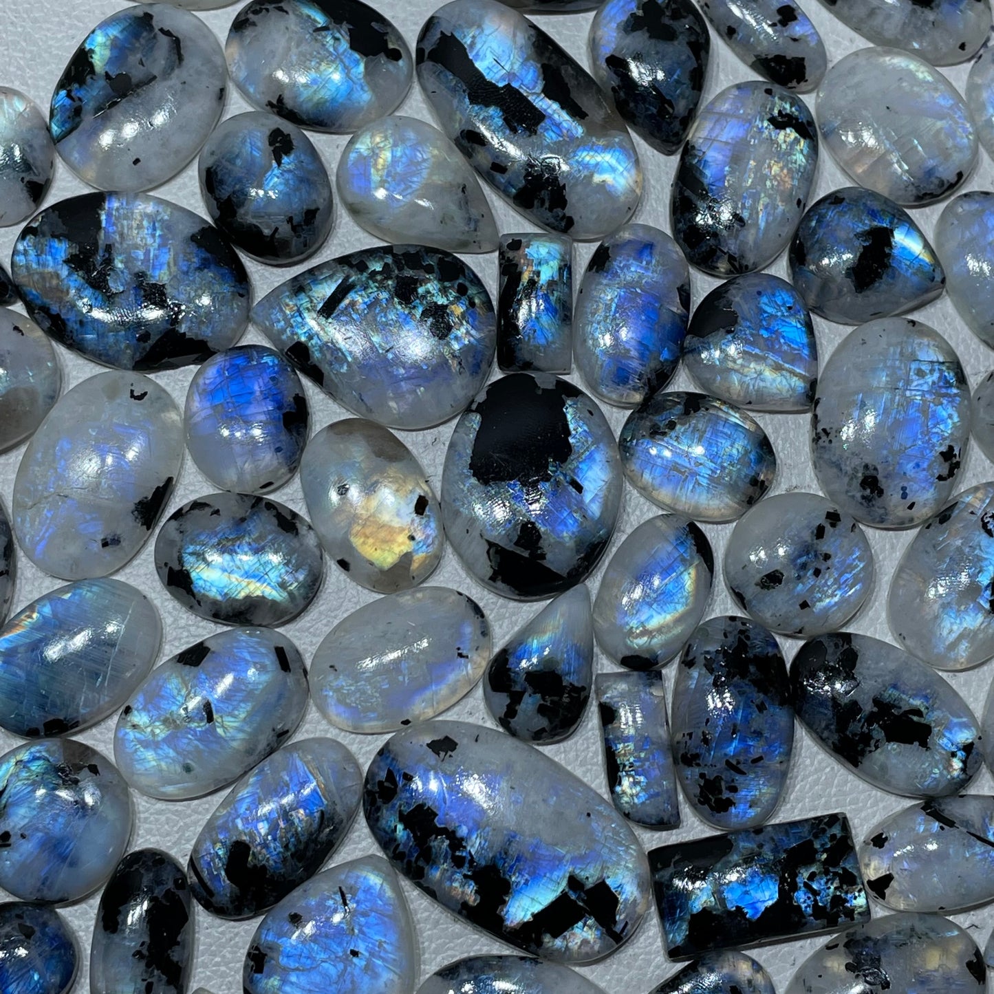 Natural Rainbow Moonstone Cabochon (Natural)