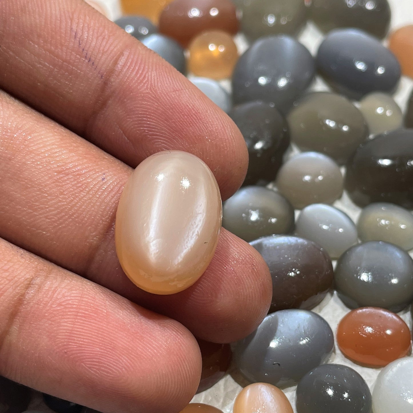 Natural Milky Moonstone (Natural)