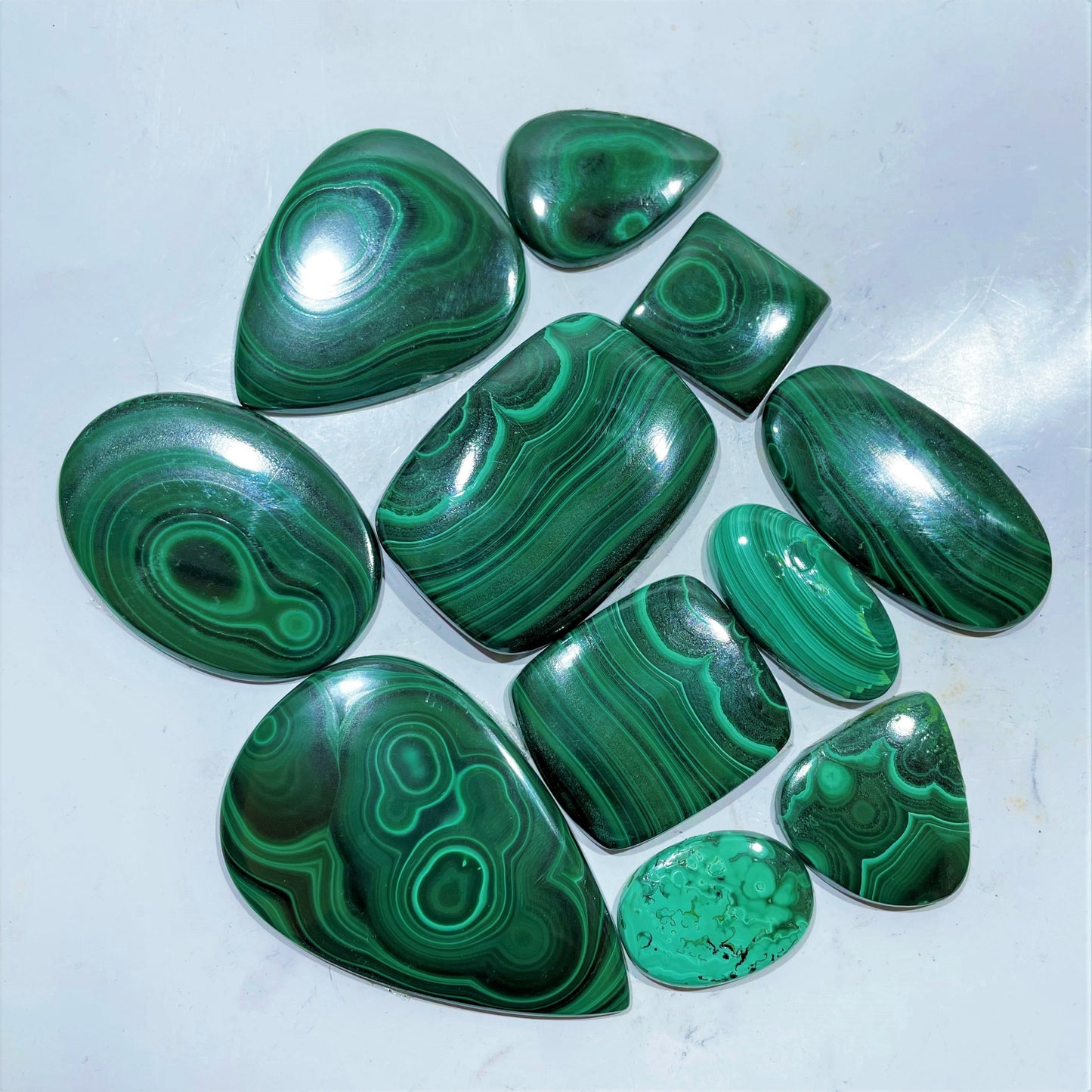 Natural Malachite Cabochon (Natural)