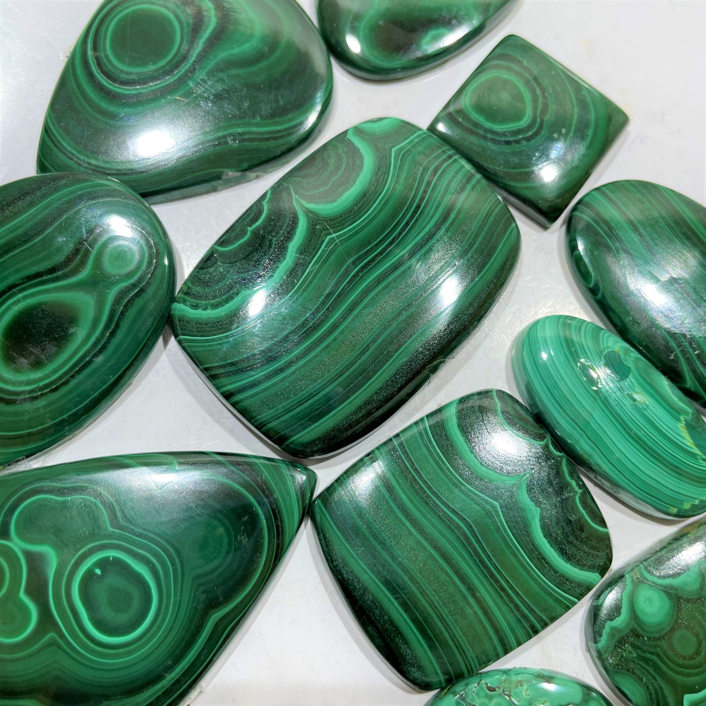 Natural Malachite Cabochon (Natural)