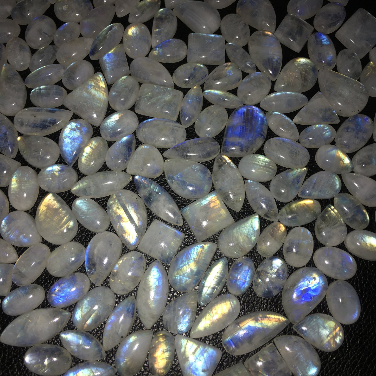 Natural Rainbow Moonstone Cabochon (Natural)