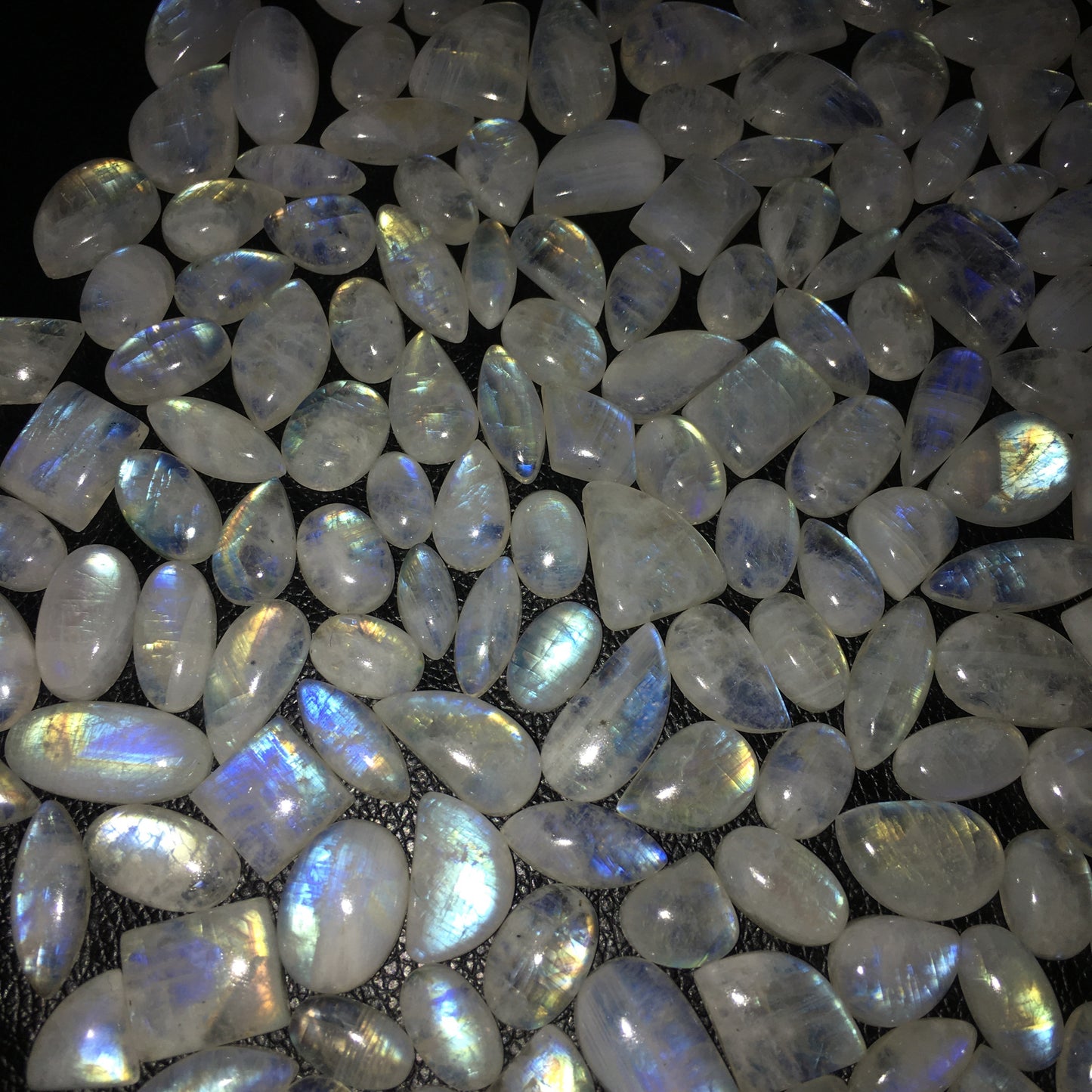 Natural Rainbow Moonstone Cabochon (Natural)