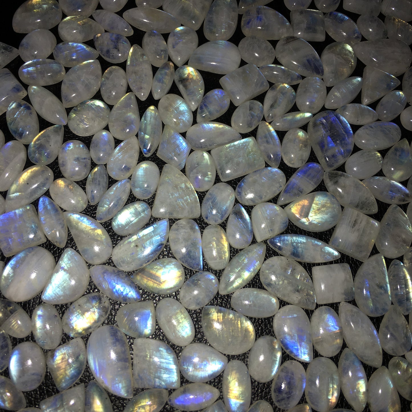 Natural Rainbow Moonstone Cabochon (Natural)