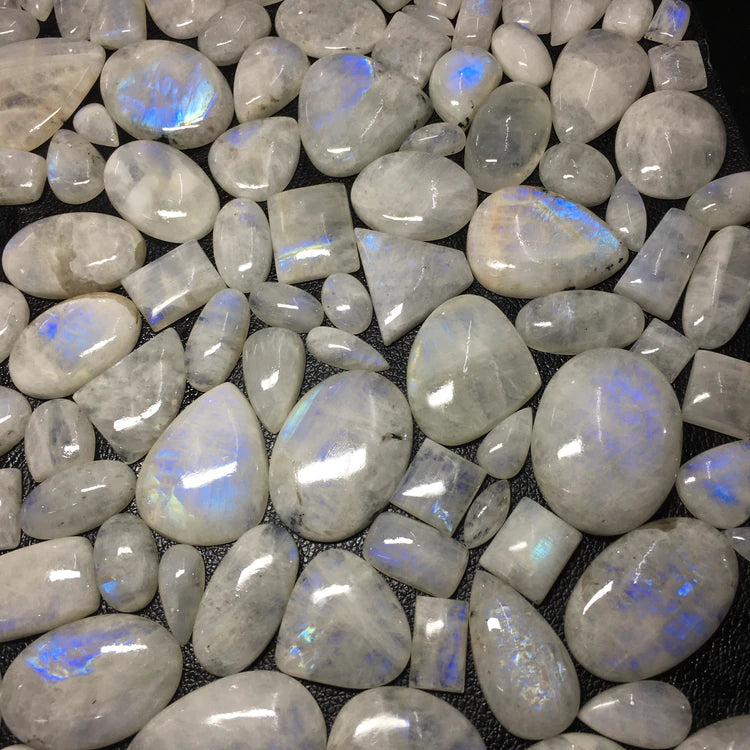 Natural Rainbow Moonstone Cabochon (Natural)