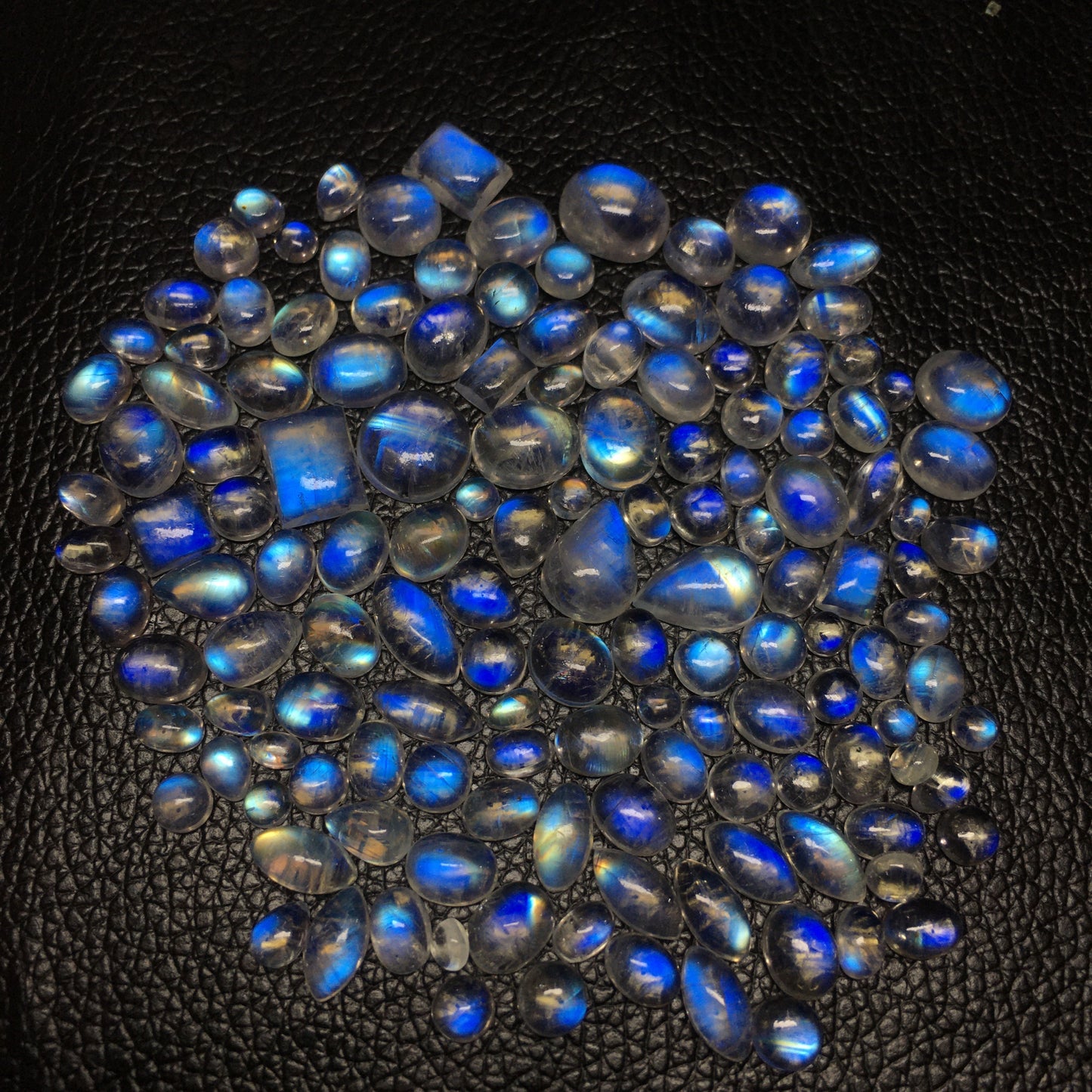 Natural Rainbow Moonstone Cabochon (Natural)