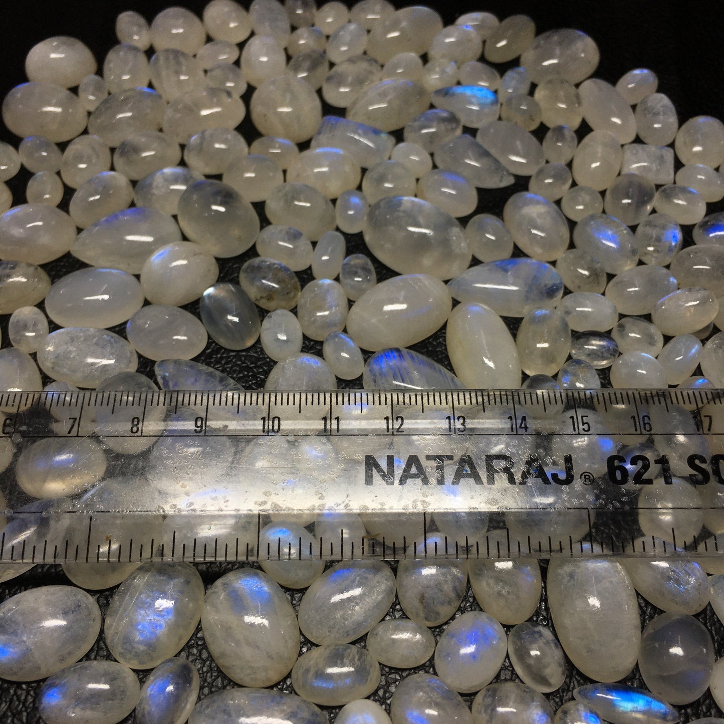 Natural Rainbow Moonstone Cabochon (Natural)