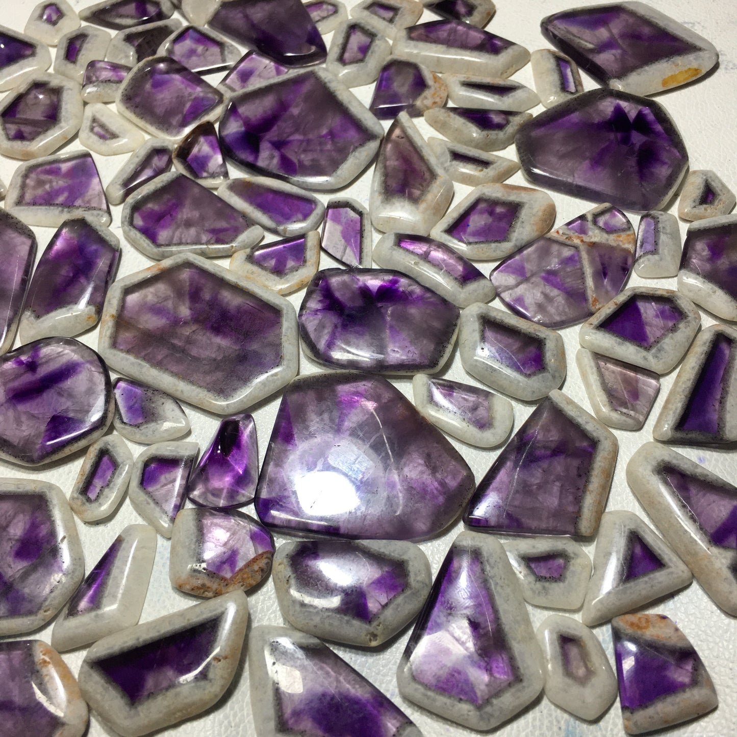 Natural Amethyst White Border Cabochon (Natural)