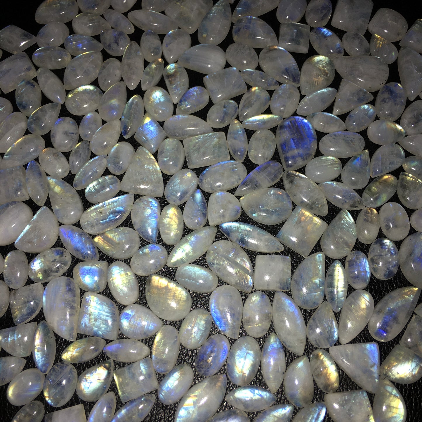 Natural Rainbow Moonstone Cabochon (Natural)